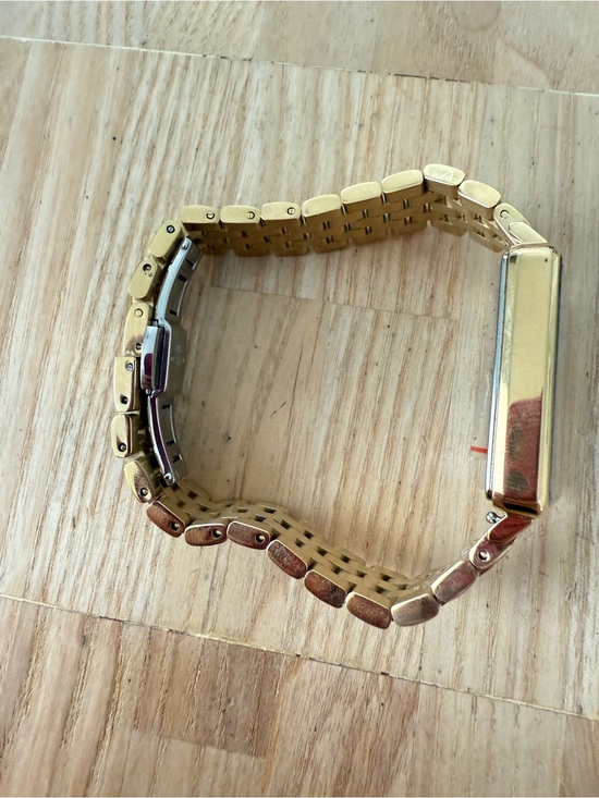 Waldor & co delight 32 Chelsea gold tone watch NEW BATTERY